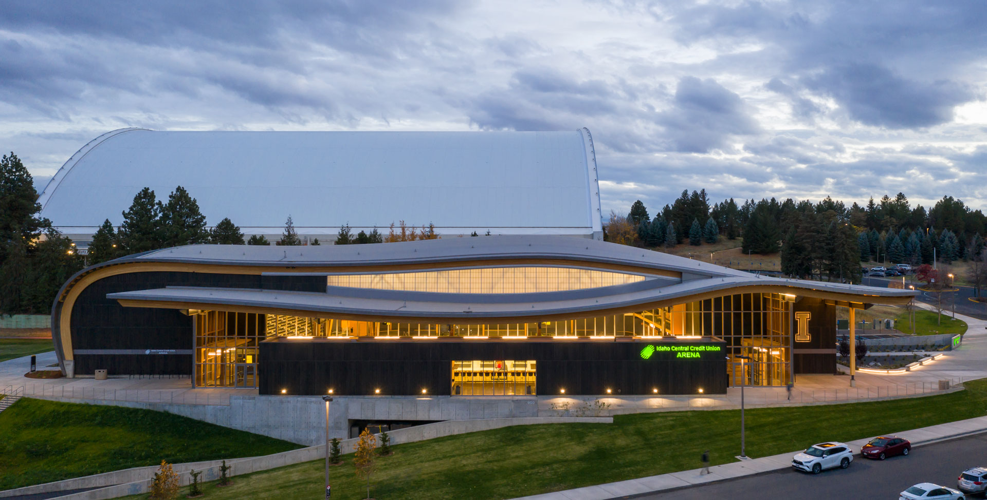 Arena Central da Universidade de Idaho / Opsis Architecture